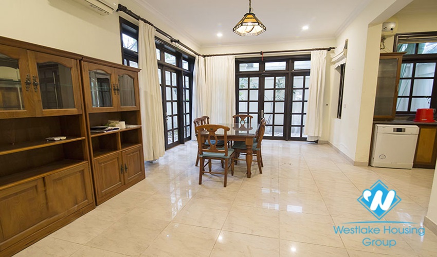 Nice villa near unis school for rent